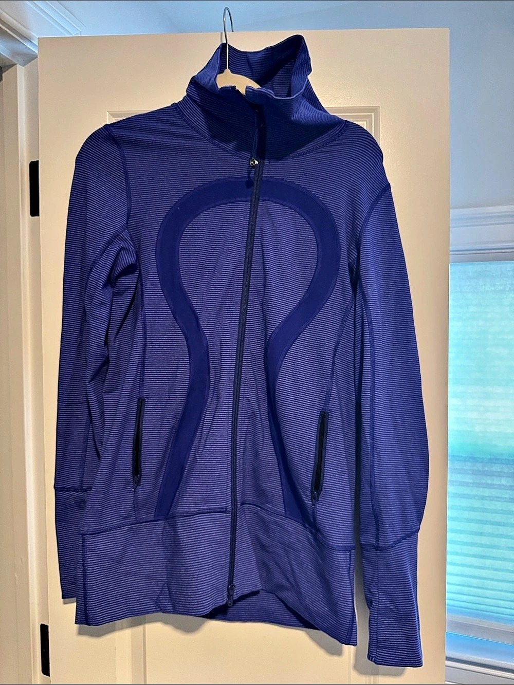 Lululemon Nice Asana Jacket Blue Striped